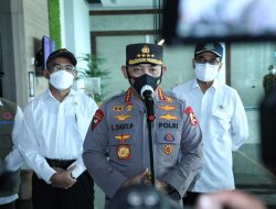 Kapolri Tinjau Pelabuhan Merak, Pastikan Prokes Agar Tak Ada Lonjakan Pasca-Nataru 16 Kapolri Tinjau Pelabuhan Merak, Pastikan Prokes Agar Tak Ada Lonjakan Pasca-Nataru
