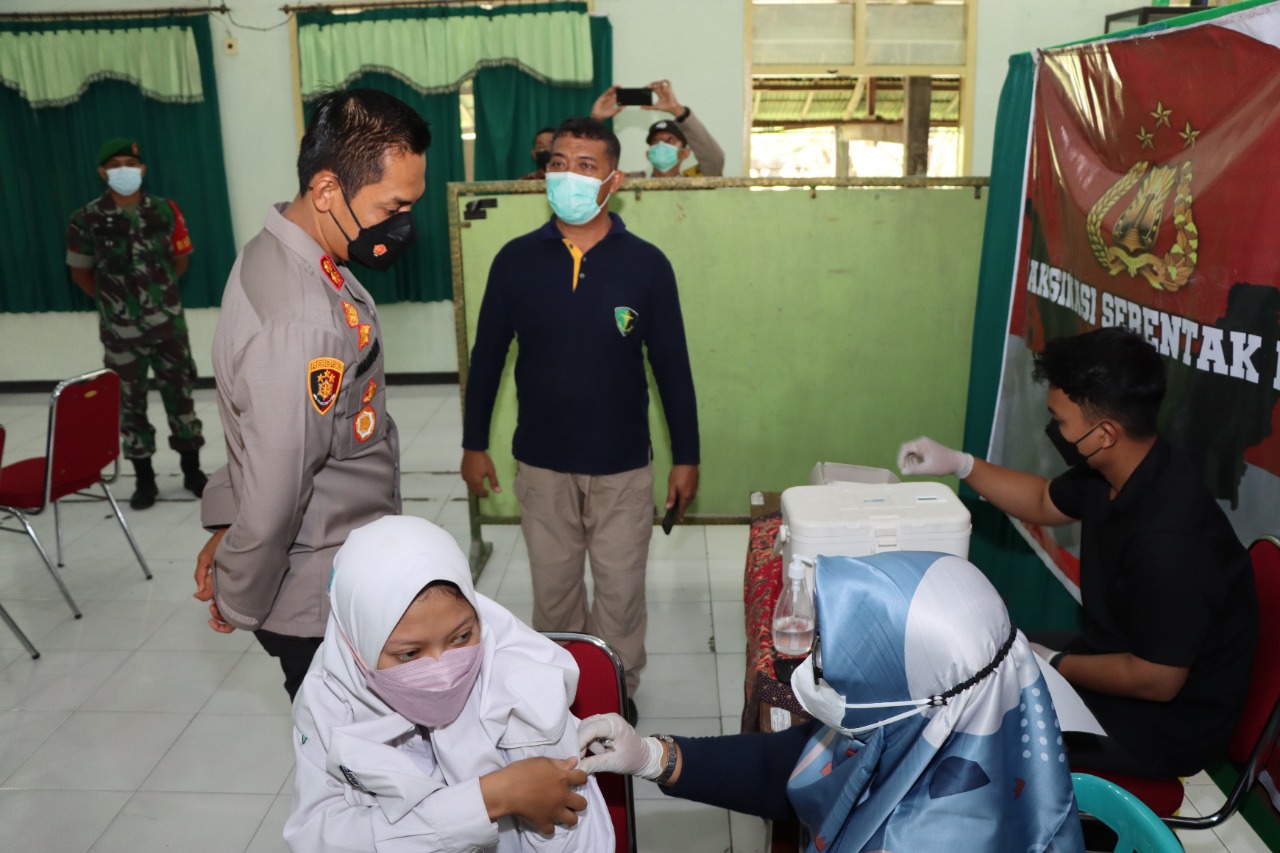 Ratusan Siswa MAN 1 Tulungagung Mengikuti Vaksinasi Booster Serentak se Indonesia 4 IMG 20220331 WA0657