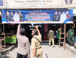 Cegah Penyimpangan, Satgas Pangan Polres Blitar Kota Pasang Spanduk HET Migor di Pasar Kabupaten Blitar