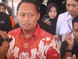 Polisi Selidiki Kasus Siswa SD Terluka Akibat Lemparan Kayu di Jombang 3 Polisi Selidiki Kasus Siswa SD Terluka Akibat Lemparan Kayu di Jombang