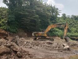 Aktivitas Tambang Galian C di Sungai Konto-Kediri Jadi Sorotan Aktivis Kediri.