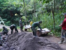 Akselerasi Pembangunan, Material Jembatan TMMD Ke 127 Mulai Didrop Di Desa Krisik
