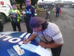 Pelanggaran Berulang Jadi Alasan Satlantas Polres Kediri kota Bertindak Tegas Tahan Bus Bagong karena Ngeblong