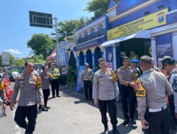 Pastikan Pelayanan Mudik Optimal, Tim Wasops Itwasda Polda Jatim Tinjau Posyan Alun-Alun Polres Kediri Kota