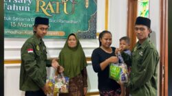 Peduli Warga Sekitar Dan Wujud Rasa Syukur, LSM RATU KEDIRI Bagikan Ratusan Paket Sembako Kepada masyarakat sekitar