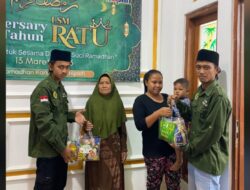 Peduli Warga Sekitar Dan Wujud Rasa Syukur, LSM RATU KEDIRI Bagikan Ratusan Paket Sembako Kepada masyarakat sekitar