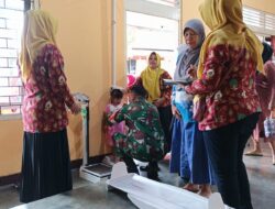 Babinsa Kotes Bersama Bidan Desa Laksanakan Posyandu, Wujudkan Kesehatan Masyarakat