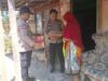 Patroli rutin sambil ber sedekah, Wilayah aman, wargapun ikut senang. Polsek Rantau Selamat