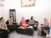 Anjangsana Hari Bhayangkara ke-80, Kapolres Kediri Kota Hadir Menguatkan Anggota yang Sedang Sakit