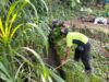 TNI Manunggal Air, Serka Imam Sungep Bersama Warga Kedung Banteng Gotong Royong Bersihkan Irigasi
