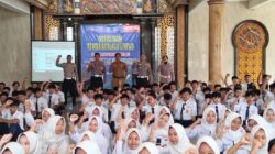 Jadi Pembina Upacara di 11 SMP, Satlantas Polres Kediri Kota Tekankan Larangan Pelajar Berkendara di Bawah Umur