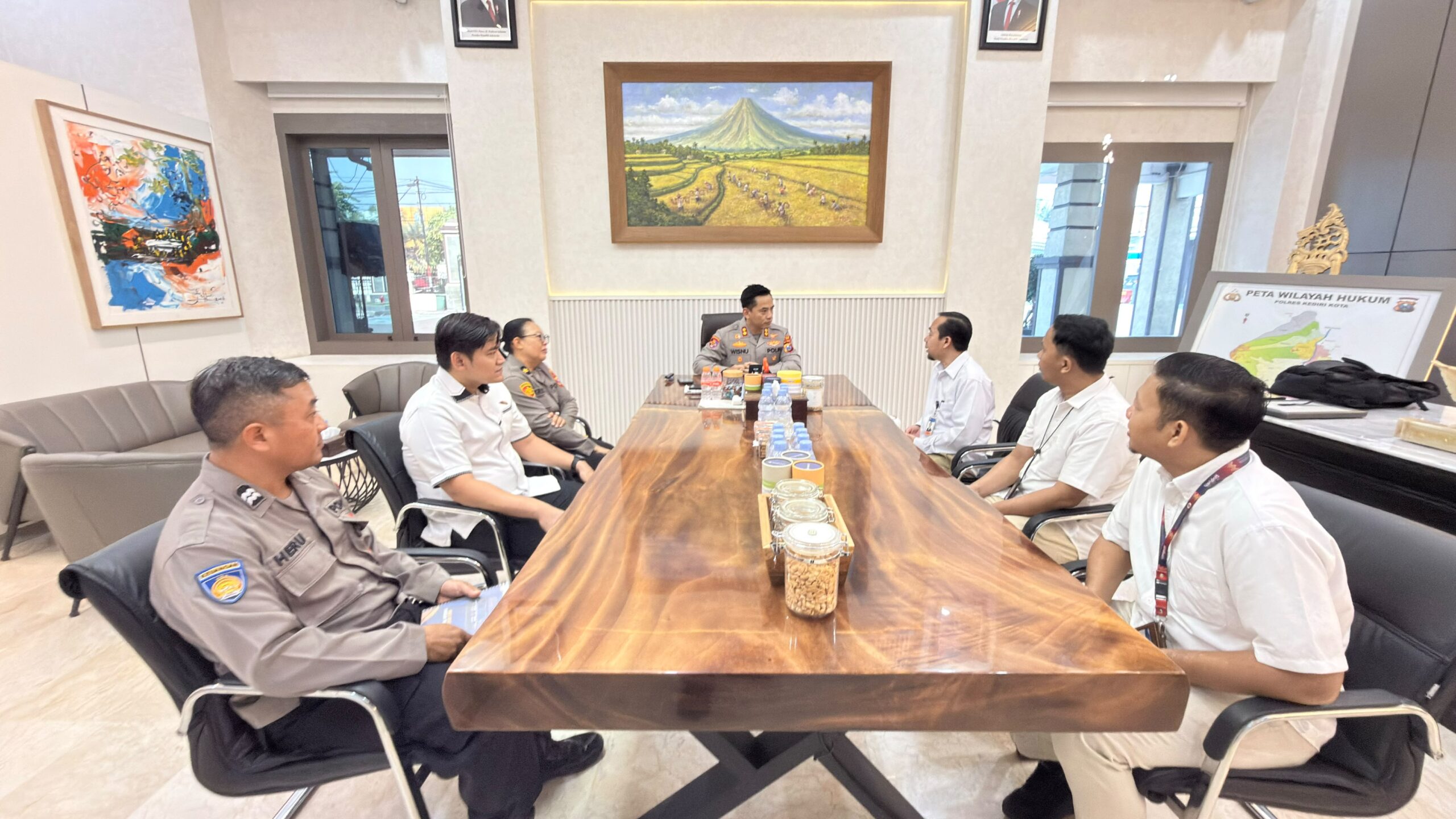 Polres Kediri Kota dan BI Kediri Perkuat Sinergi Cegah Penipuan Digital 1 IMG 20260923 WA0104 scaled
