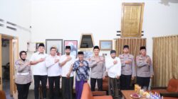 Kapolres Kediri Kota-Gus Bidin Sepakat Perkuat Komunikasi Jaga Keamanan Kegiatan di Lirboyo
