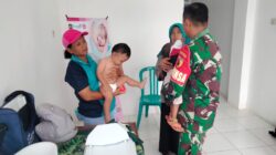 Inovasi Tekan Stunting, Babinsa Posramil Kepanjenkidul Dampingi Terapi Renang Balita Di Posyandu Sartika II