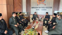 PSHT Cabang Kota Kediri Datangi Makodim 0809, Beri Ucapan HUT ke-81 TNI