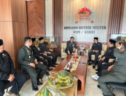 PSHT Cabang Kota Kediri Datangi Makodim 0809, Beri Ucapan HUT ke-81 TNI